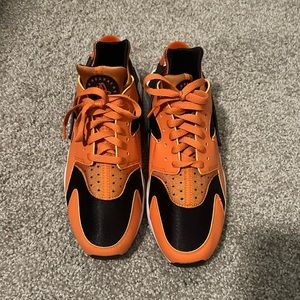 Men’s 10.5 Nike Hurache
